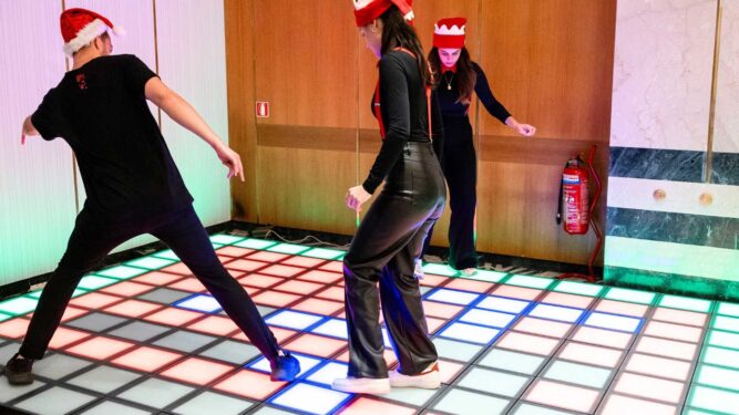 Led Πίστα Παιχνιδιού - Χαλί με Χρώματα, Κίνηση και Αδρεναλίνη