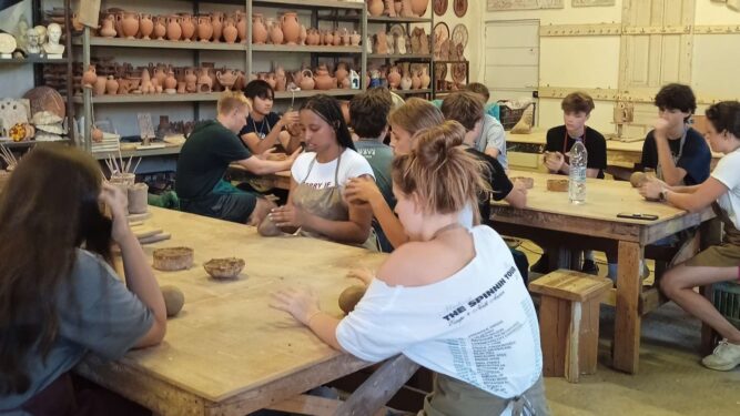 Μάθημα Κεραμικής στο Ναύπλιο