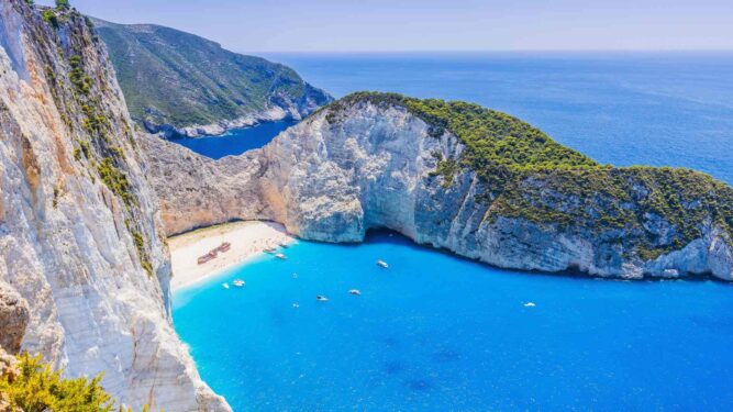 Αξέχαστες Καλοκαιρινές Διακοπές - Διαμονή σε Νησί για 2 Άτομα (2 Βράδια)